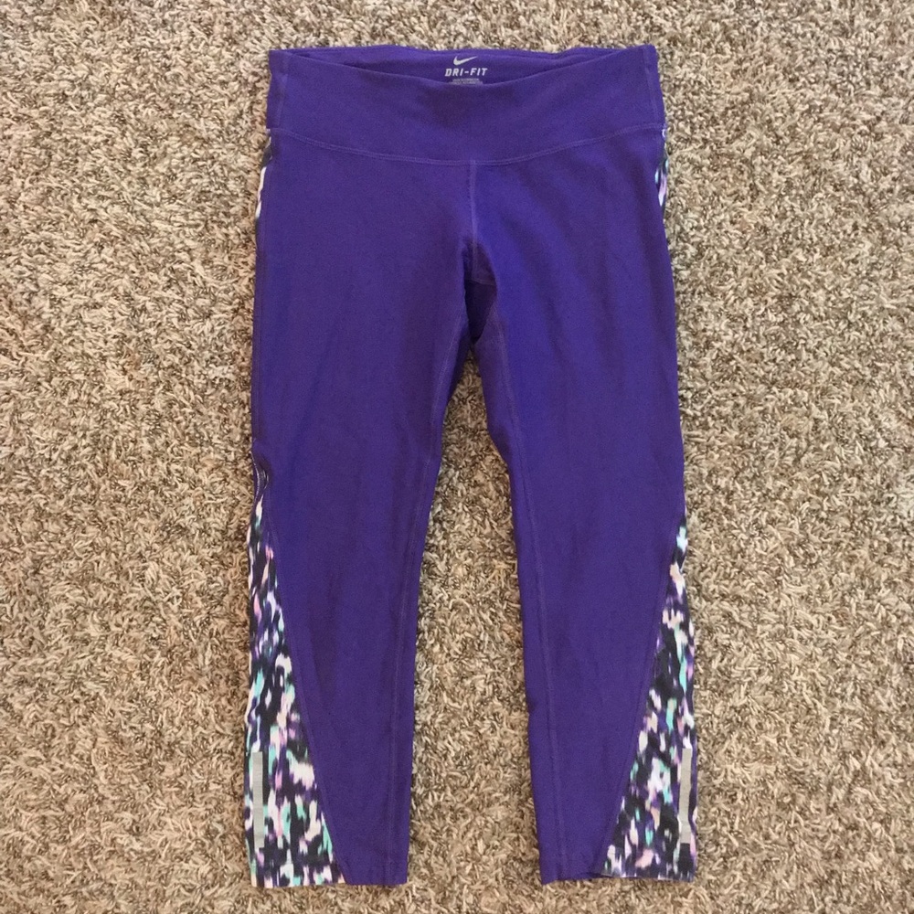 Nike dri-fit activewear capri leggings